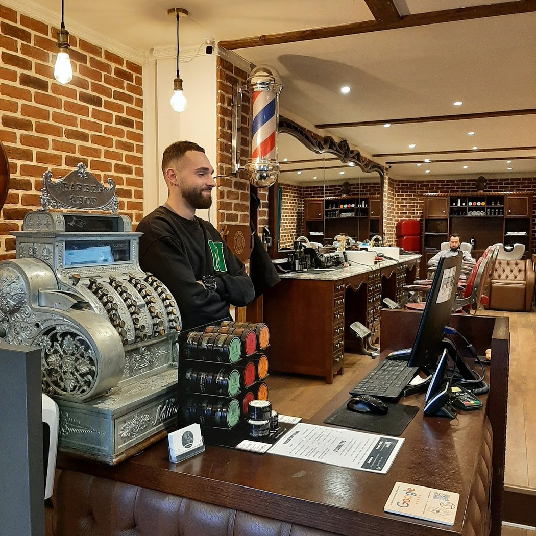 Wallace's Barber 2